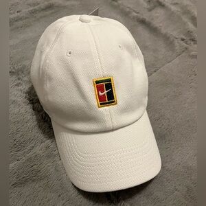 Nike Court Heritage 86 white tennis hat - brand new